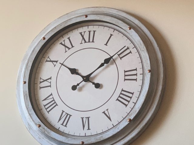 IKEA x Off-White clock stopped working - any ideas on how to fix it/anyone  else experience this? Battery is good : r/IKEA